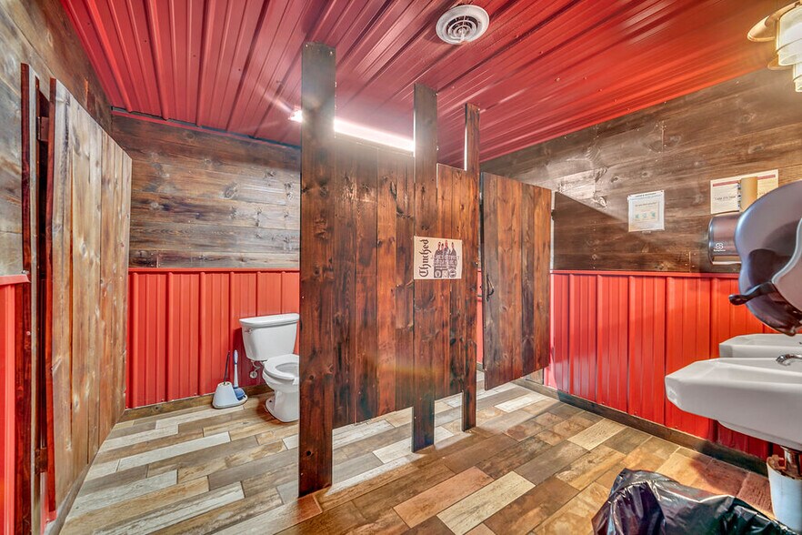 More Photos Of 602 Clark St, Utica Restaurant For Sale