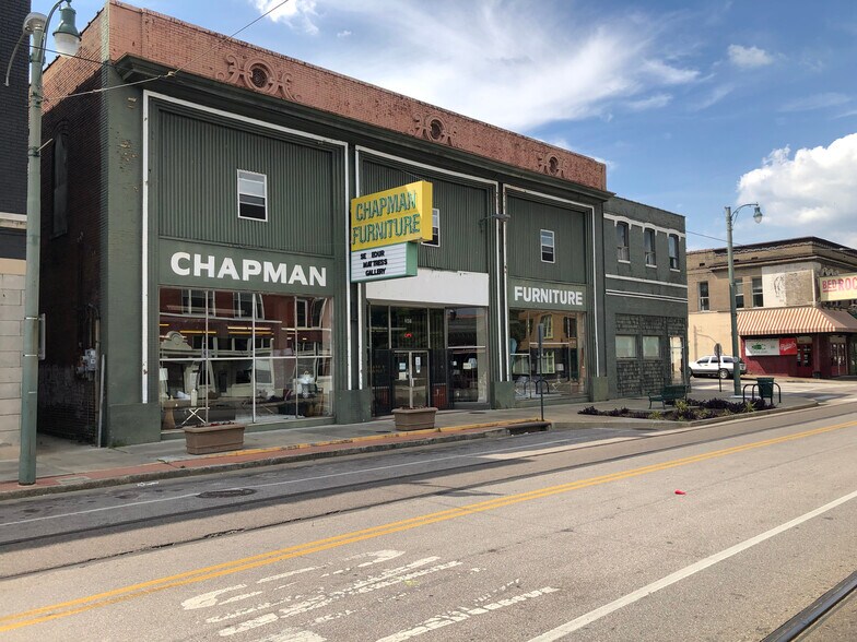 More Photos Of 335-341 S Main St, Memphis Storefront Retail Office For Sale