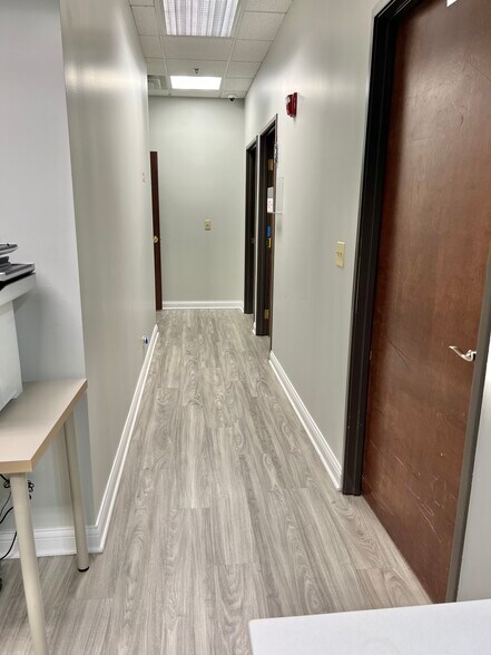 More Photos Of 900-950 W Il Route 22, Lake Zurich Medical For Sale