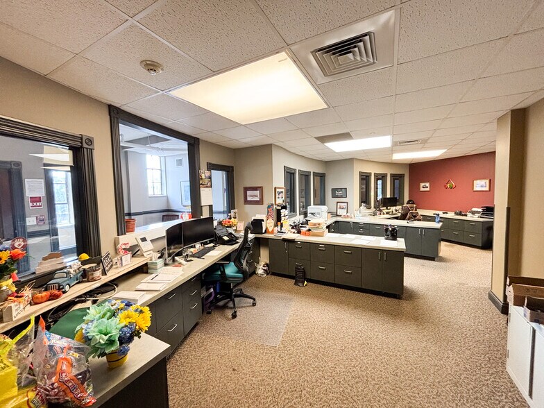 More Photos Of 431 S Jefferson Ave, Springfield Apartments For Lease