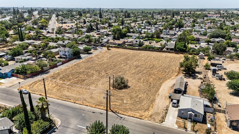 More Photos Of 2595 Pine St, Selma Land For Sale