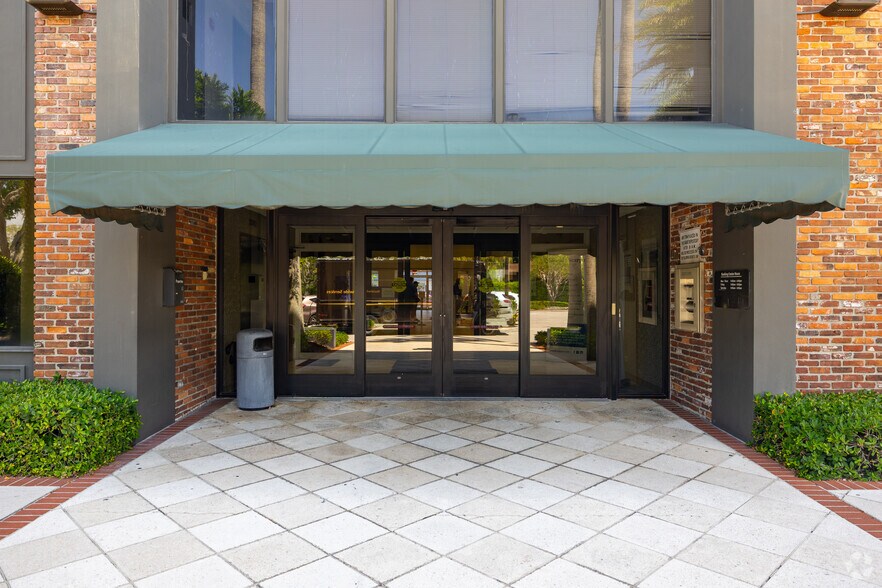 More Photos Of 601 21st St, Vero Beach Coworking Space