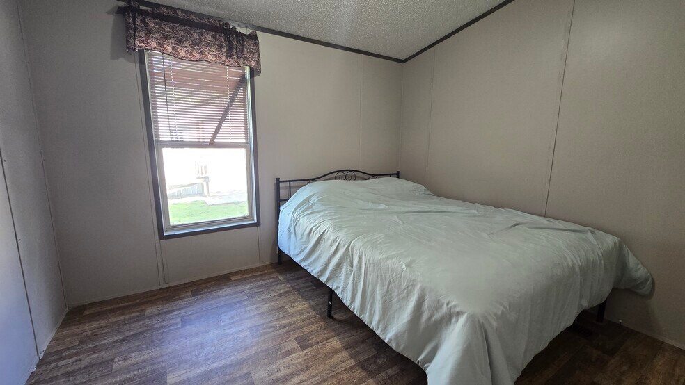 More Photos Of 44 Crawford Dr, Lake Placid Manufactured Housing Mobile Home Park For Sale