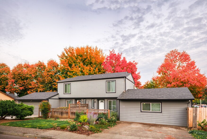 More Photos Of 582 S Maple St, Canby Apartments For Sale