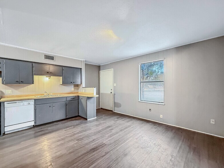 More Photos Of 1870 King David Dr, Three Rivers Apartments For Sale