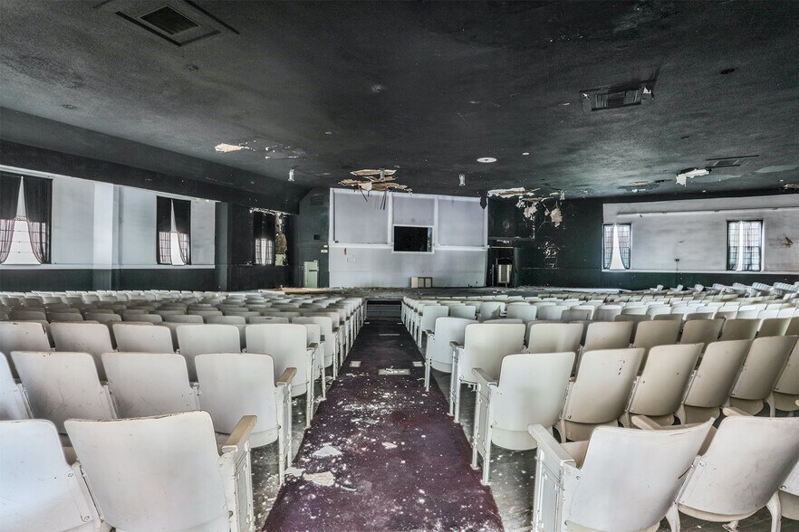 More Photos Of 2130 Newnan St, East Point Schools For Sale