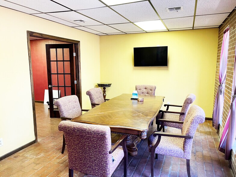 More Photos Of 127 S Broad St, Guthrie Office For Sale