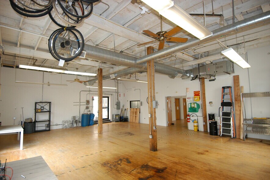 More Photos Of 84 Hamilton St, Cambridge Office For Lease
