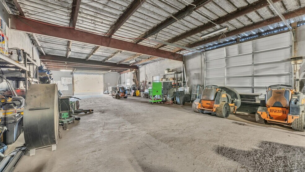 More Photos Of 705 Jerry Smith Rd, Dover Light Manufacturing For Sale