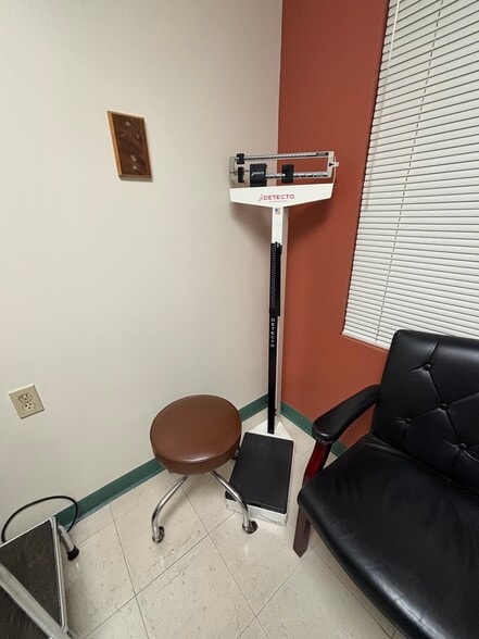 More Photos Of 1996 Centre St, West Roxbury Medical For Lease