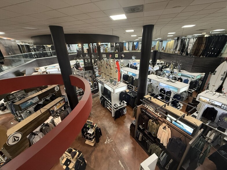 More Photos Of 5270 Jackson Dr, La Mesa Freestanding For Sale