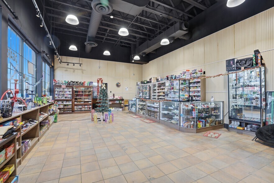 More Photos Of 613 Queen St, Southington Storefront For Sale