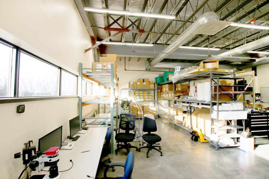 More Photos Of 16 Tech Cir, Natick Office For Lease