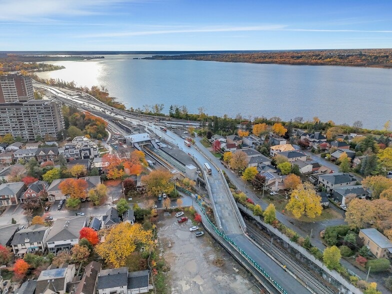 More Photos Of 399 Winston Av, Ottawa Apartments For Lease