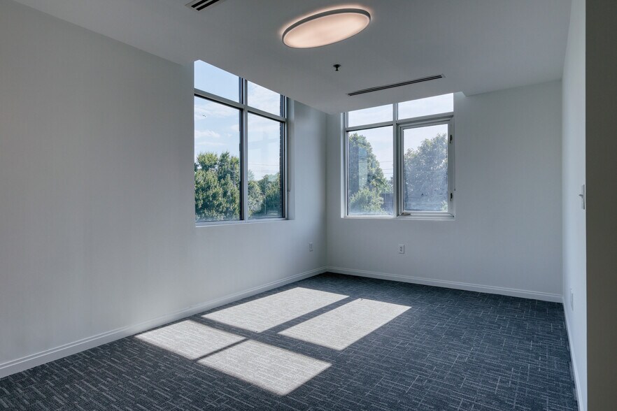 More Photos Of 619 Edgewood Ave SE, Atlanta Storefront Retail Office For Lease