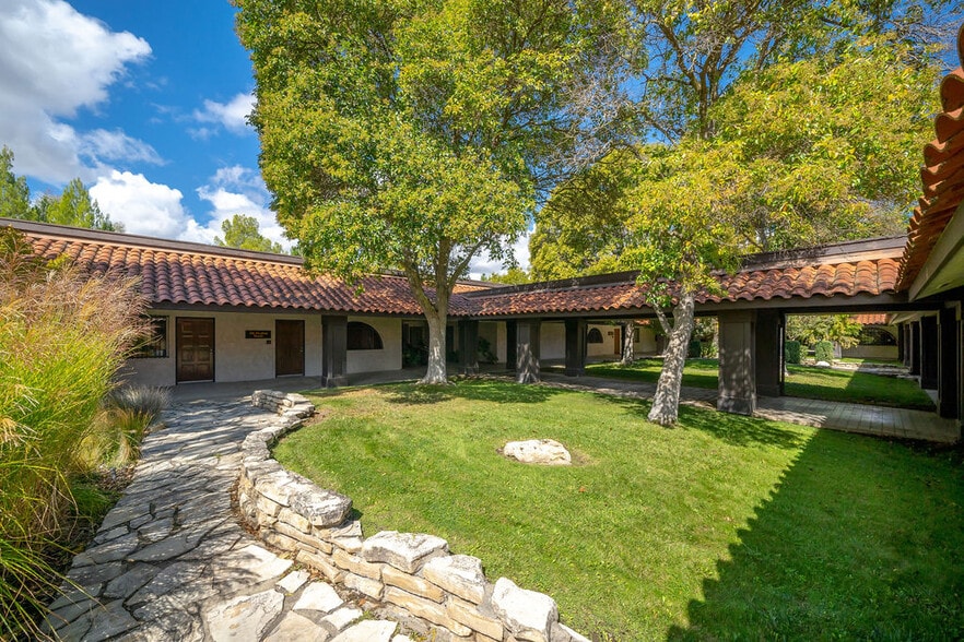 More Photos Of 1050 Las Tablas Rd, Templeton Medical For Lease