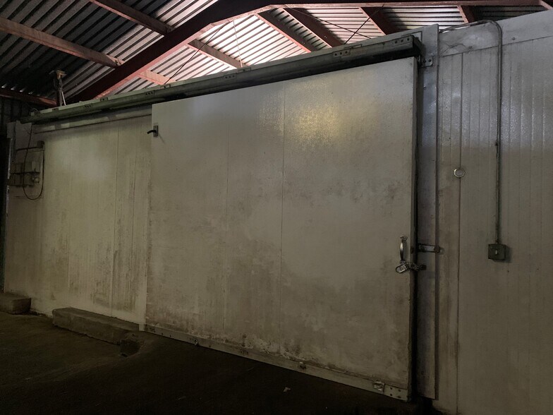 More Photos Of 1915 Airline Dr, Houston Warehouse For Lease