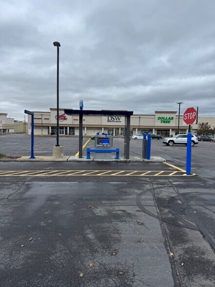 More Photos Of 1051 S Willow St, Manchester Bank For Lease