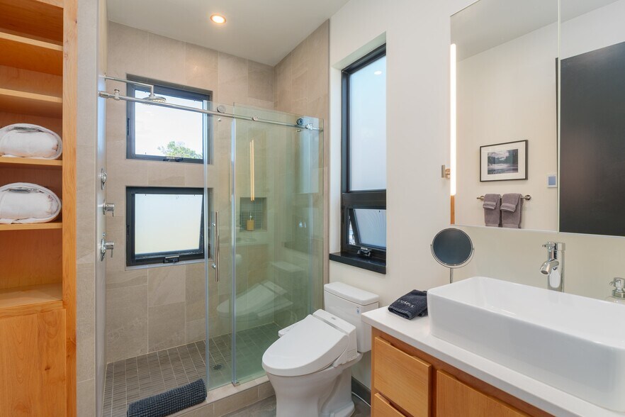 More Photos Of 409 Jackson St, Port Orford Specialty For Sale