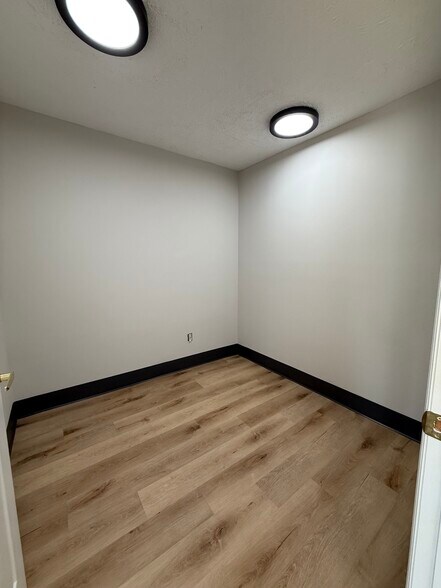 More Photos Of 10841 Kingston Pike, Knoxville Freestanding For Lease