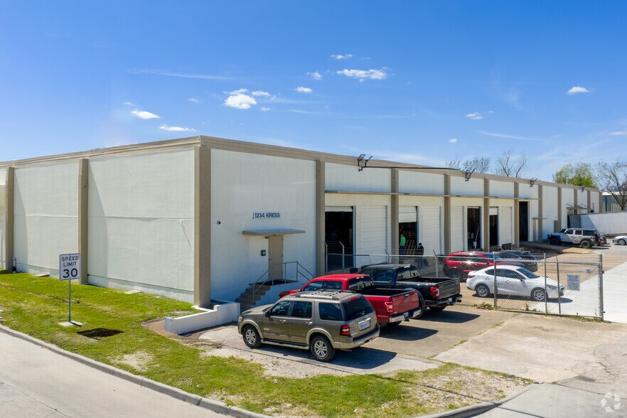 More Photos Of 1230-1234 Kress St, Houston Warehouse For Lease
