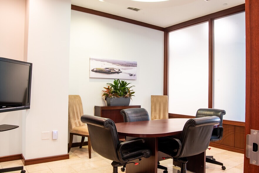 More Photos Of 18 Broad St, Charleston Office Residential For Lease