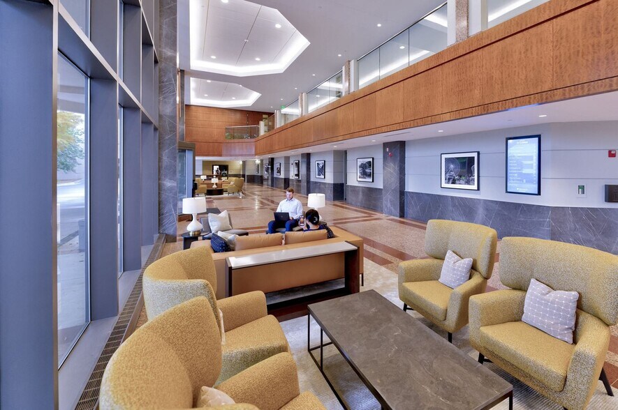 More Photos Of 3737 Glenwood Ave, Raleigh Office For Lease