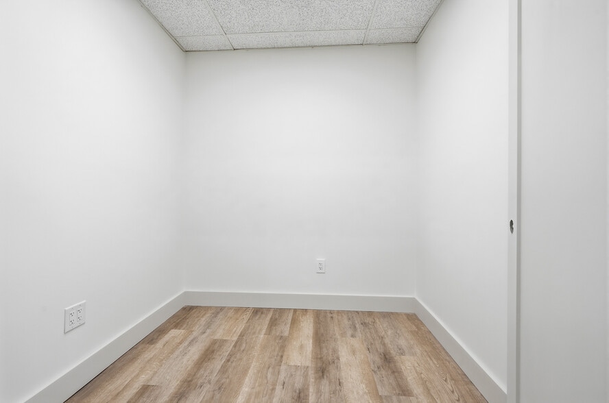More Photos Of 1130 Hooper Ave, Toms River Office For Lease