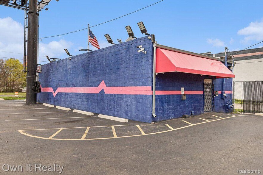 More Photos Of 16550-16512 Telegraph Rd, Detroit General Retail For Sale