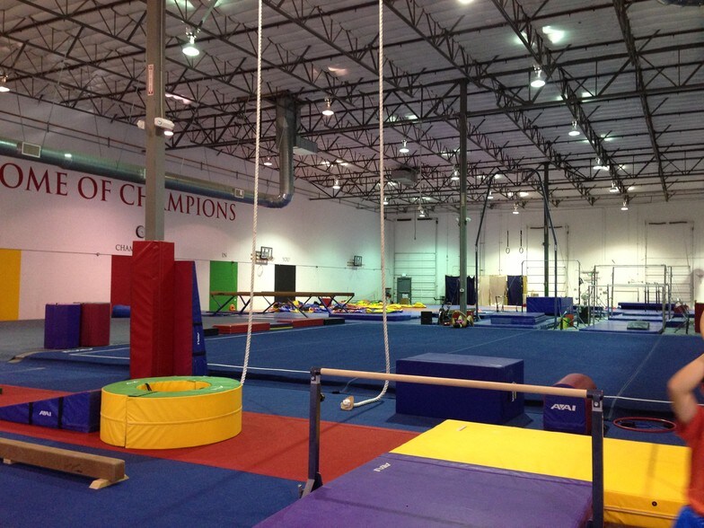 More Photos Of 1919 Monterey Rd, San Jose Warehouse For Lease