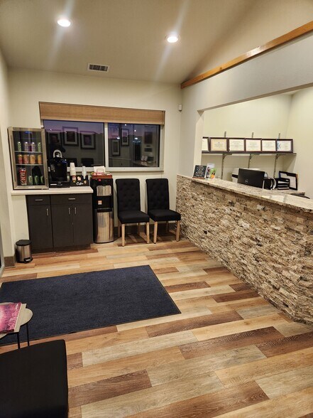 More Photos Of 688 Del Sol Dr, Alamosa Medical For Sale