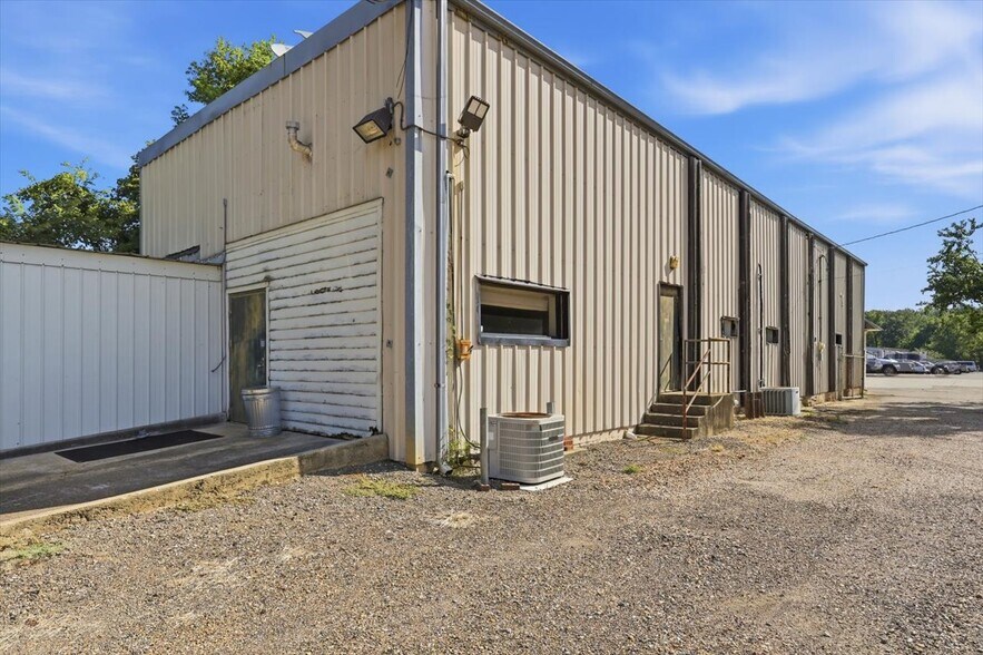 More Photos Of 1013 N Flowood Dr, Flowood Freestanding For Sale
