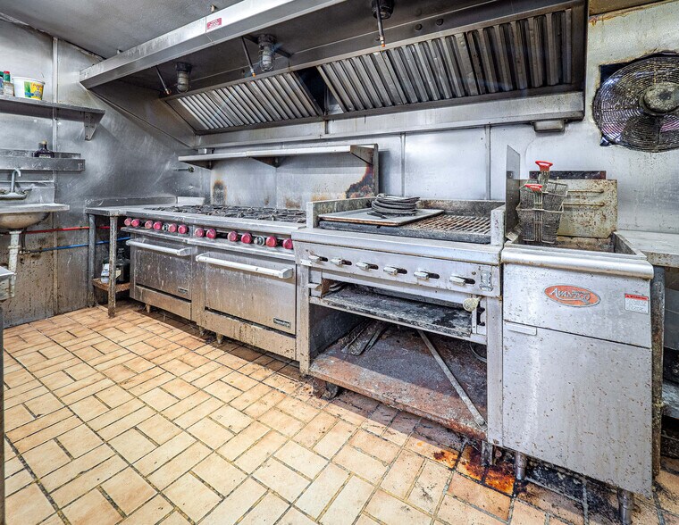 More Photos Of 923 State Route 32, Highland Mills Restaurant For Lease
