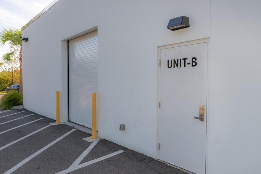 More Photos Of 1060 Goodrich Ave, Sarasota Warehouse For Sale