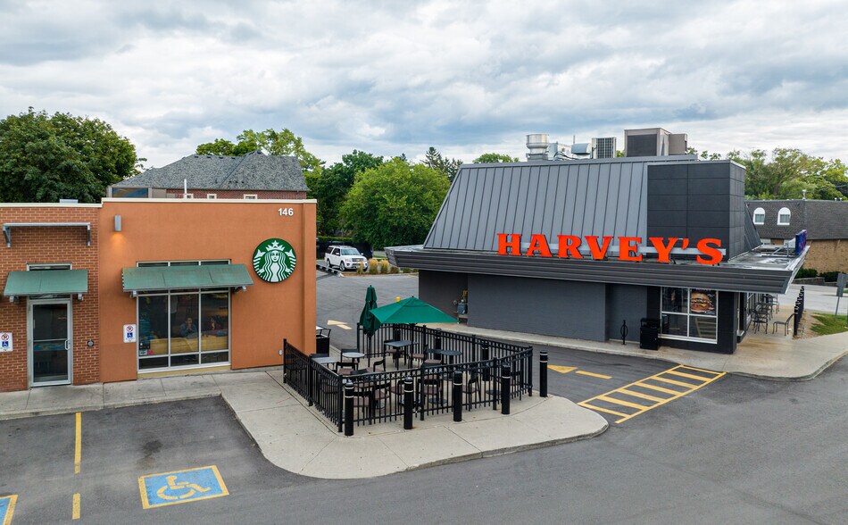 More Photos Of 146 Lakeshore Rd W, Oakville Unknown For Lease