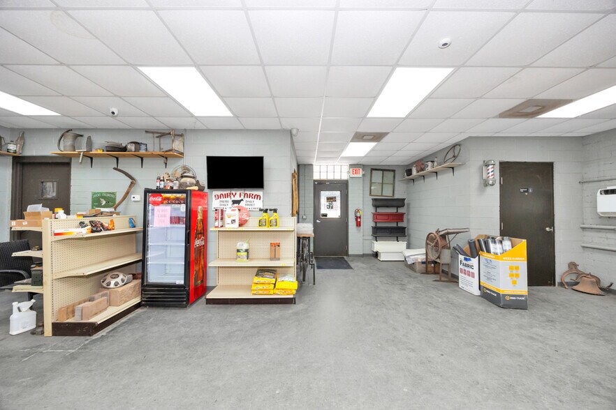 More Photos Of 363 Old Larkinsville Rd, Scottsboro Warehouse For Sale