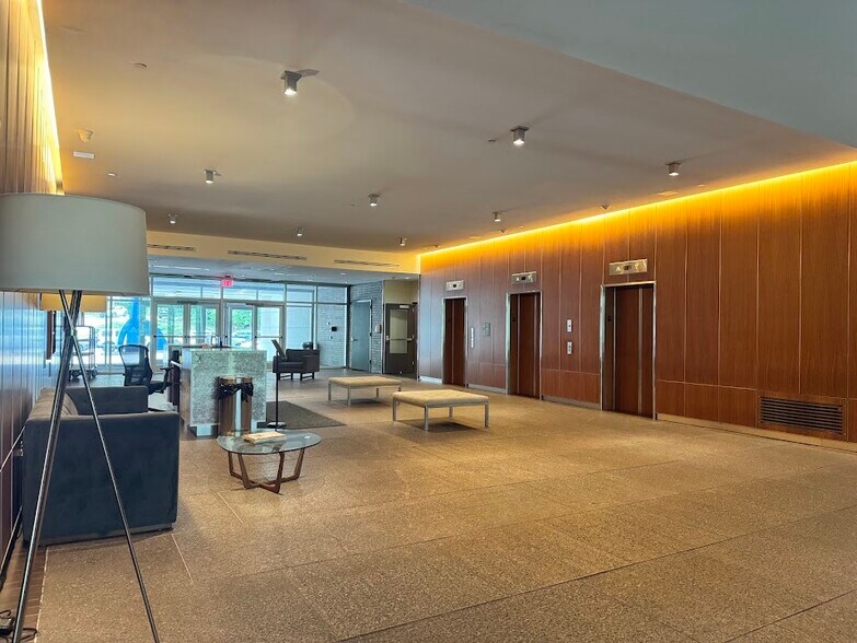 More Photos Of 1 Executive Dr, Fort Lee Apartments For Lease