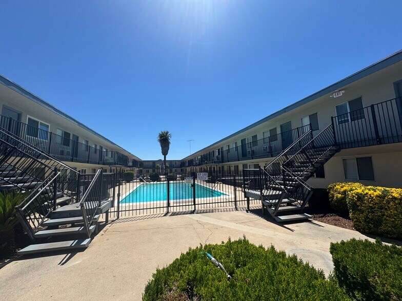 More Photos Of 150 E Orangeburg Ave, Modesto Apartments For Sale