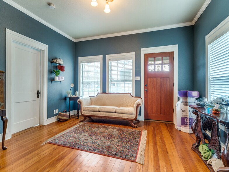 More Photos Of 118 N Plant Ave, Boerne Medical For Lease