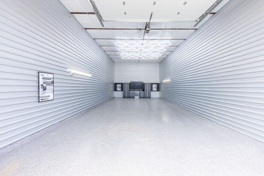 More Photos Of 6034 Lanier Islands Pky, Buford Self Storage For Lease