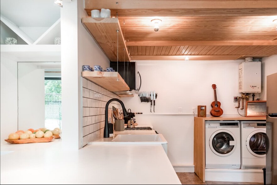 More Photos Of 609 W Mary St, Austin Apartments For Sale