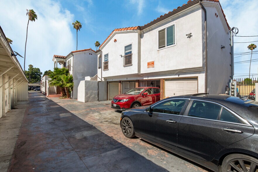 More Photos Of 520 W 82nd St, Los Angeles Apartments For Sale