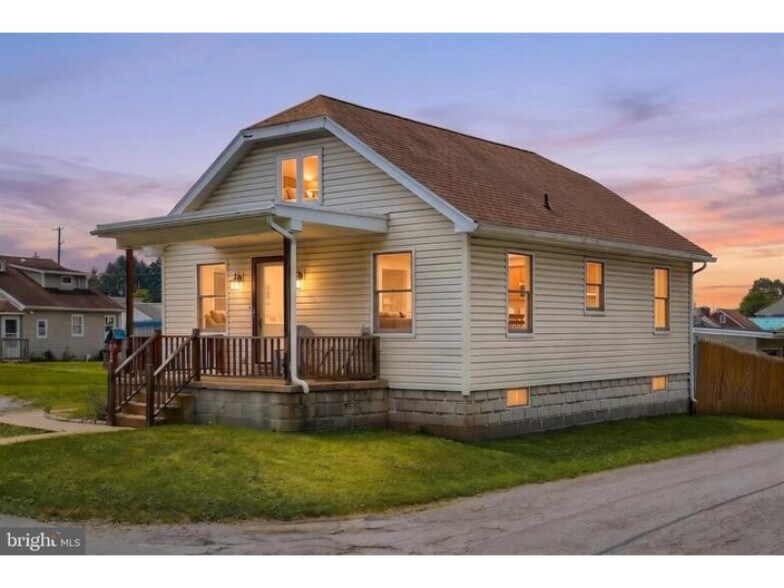 Primary Photo Of 2151 Maple Rd, York Flex For Sale