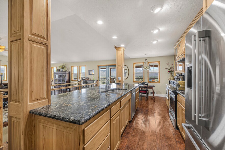 More Photos Of 13 Gott Ln, Salmon Hospitality For Sale