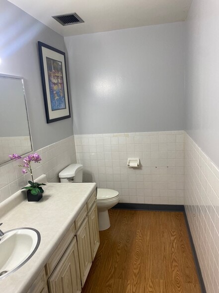 More Photos Of 6660 N High St, Columbus Medical For Sale