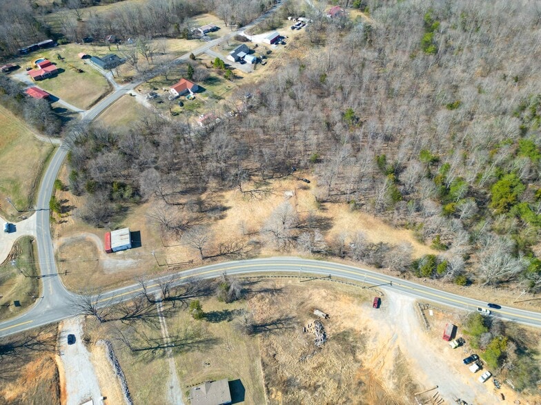 More Photos Of 2815 TN-49 Hwy, Charlotte Auto Repair For Sale