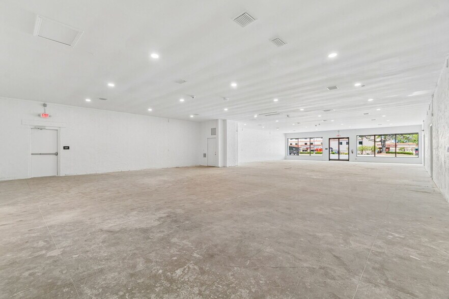More Photos Of 1956 Kingsley Ave, Orange Park General Retail For Sale