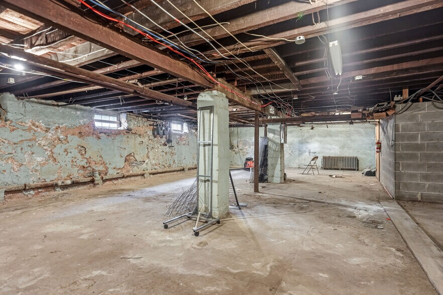 More Photos Of 113-115 W Ridge Pike, Conshohocken Storefront For Lease