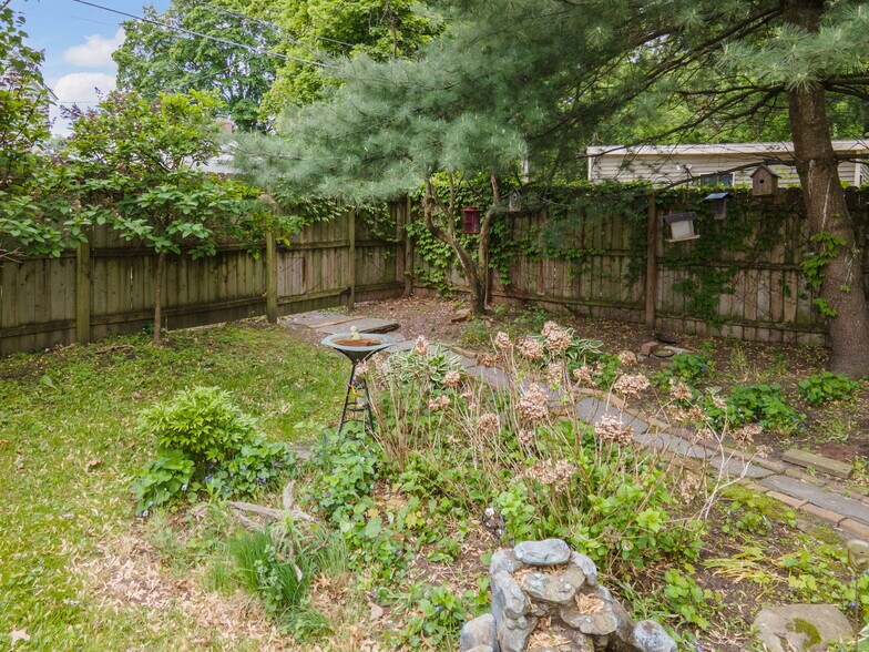 More Photos Of 462-470 2nd Ave, Troy Storefront Retail Residential For Sale