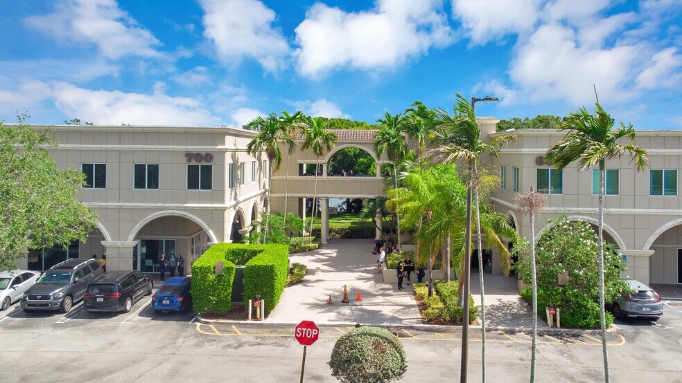 More Photos Of 400 N Hiatus Rd, Pembroke Pines Unknown For Lease
